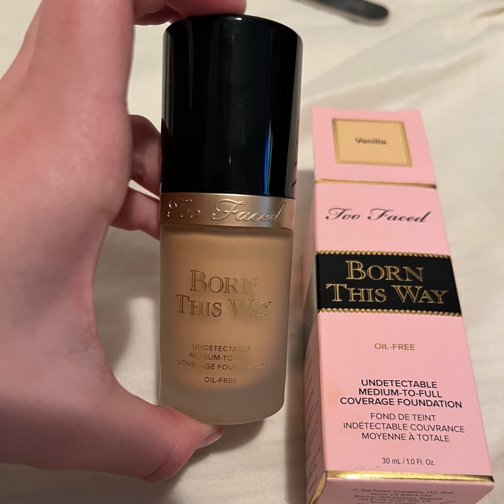 Born this way foundation shade color Vanila